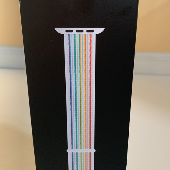 Apple 44mm White/Multi-Color Pride Edition Nike Sport Loop - Picture 6 of 14